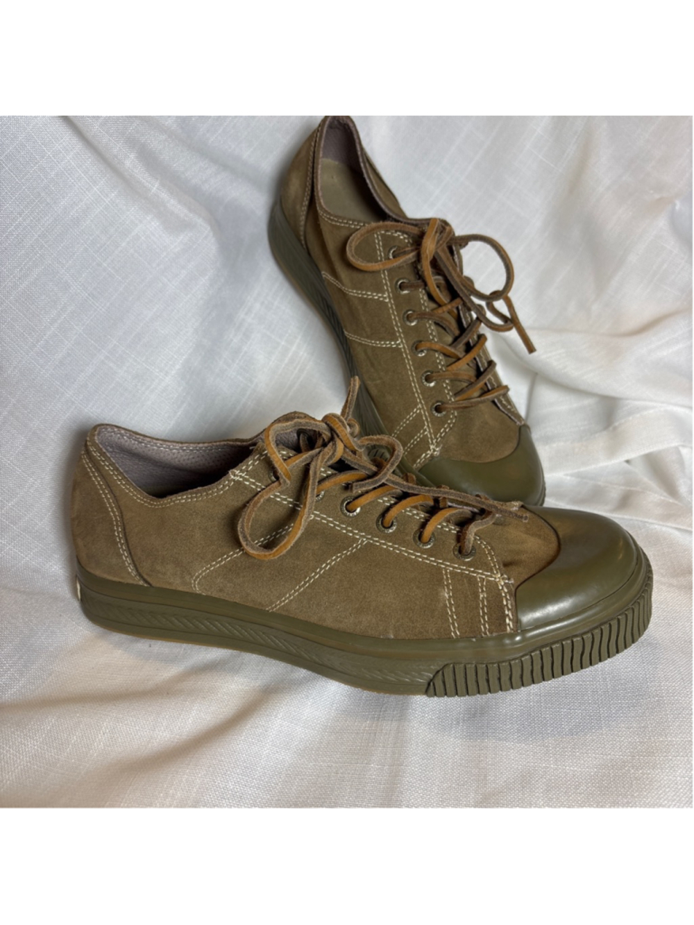 Tommy Bahama Tie-One-On Suede Men's Deck Shoes Like New sz 8.5